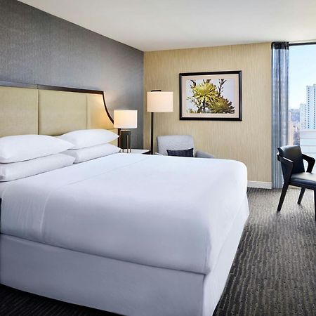 Sheraton Hamilton Hotel Extérieur photo